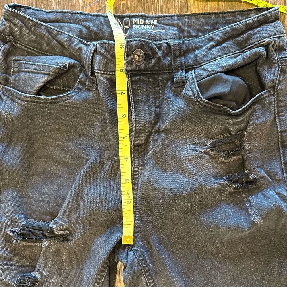 Women's Black Distressed Skinny Jeans - Picture 5 of 8